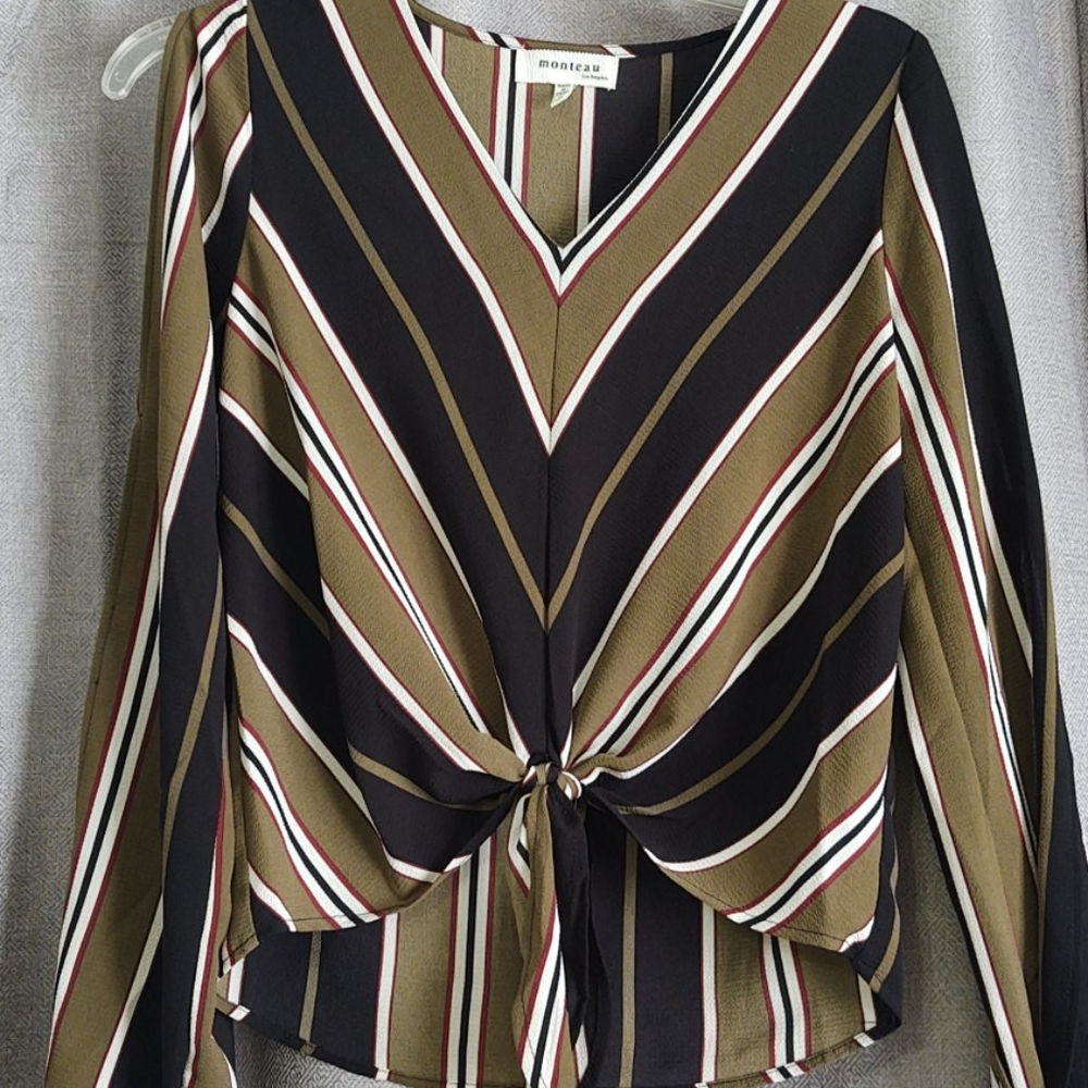 Monteau open sleeves tie front blouse Sz Small